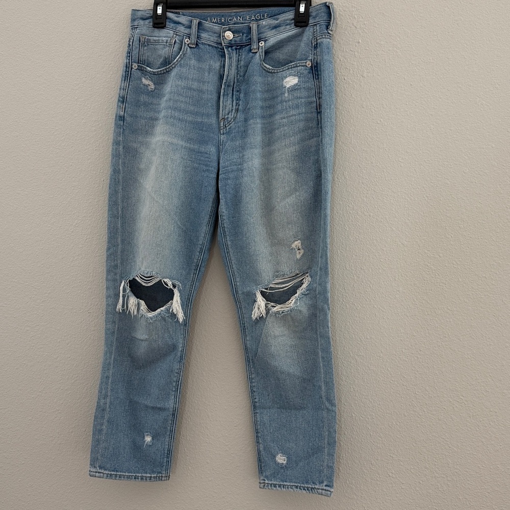 American Eagle Light Blue Mom Jeans